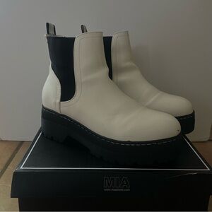 MIA White Chelsea Boots